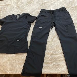 Cherokee V neck scrub top and mid rise pant set